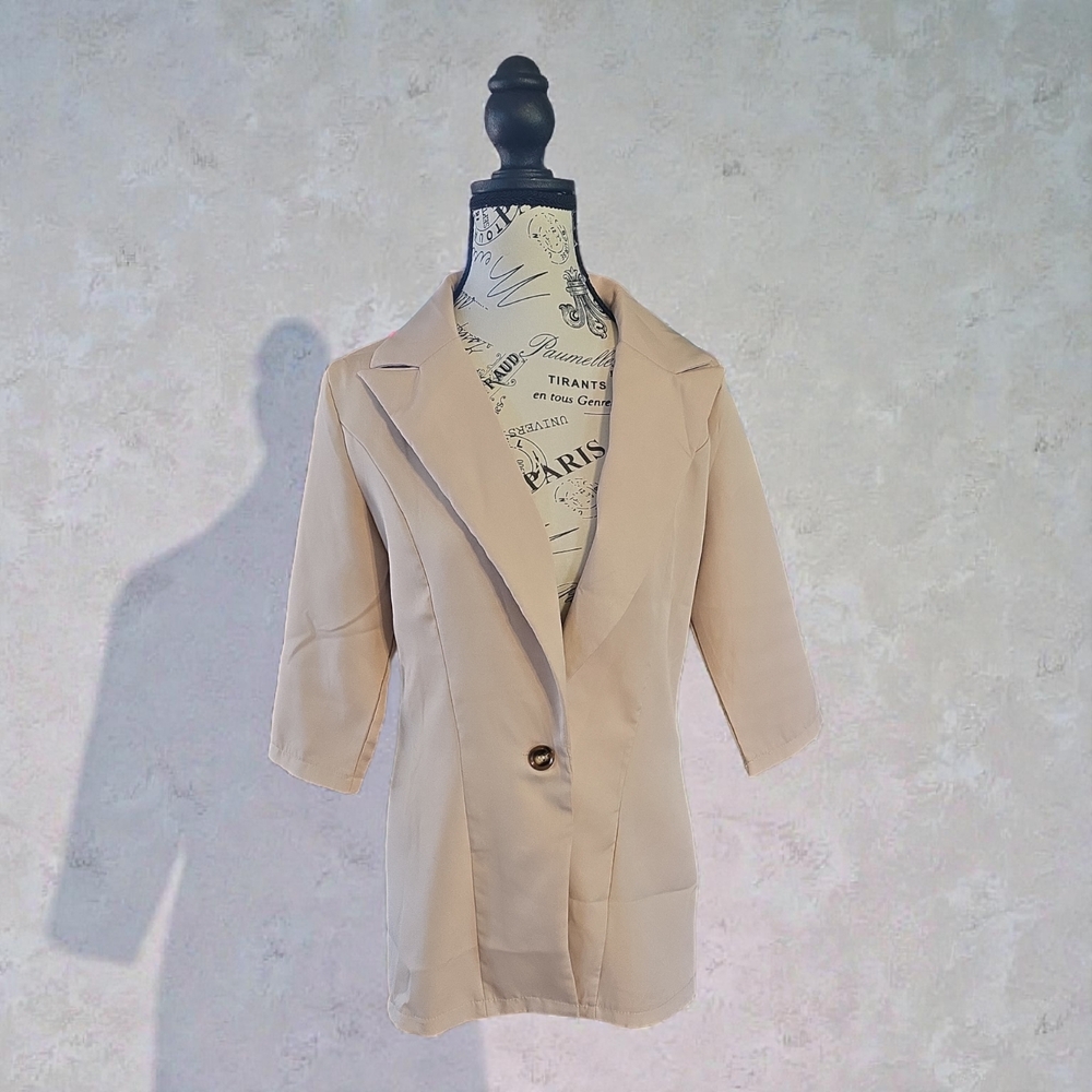 SHEIN Classic Beige‎ Blazer